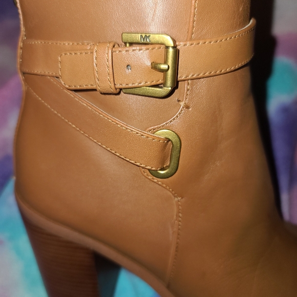 Micheal Kors Booties - Picture 12 of 16